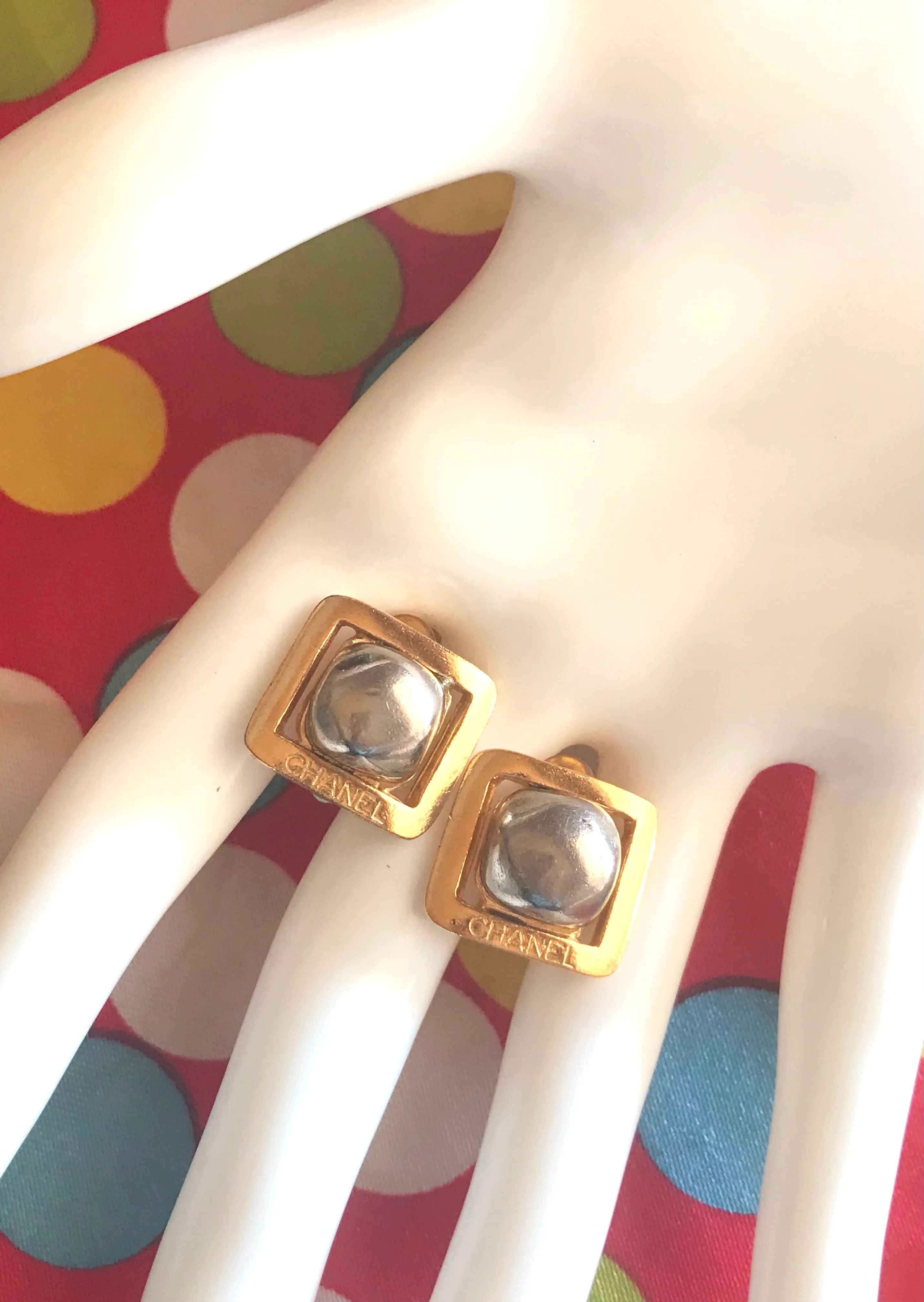 Vintage CHANEL metallic tone gripoix stone earrings in golden square shape. R0410111