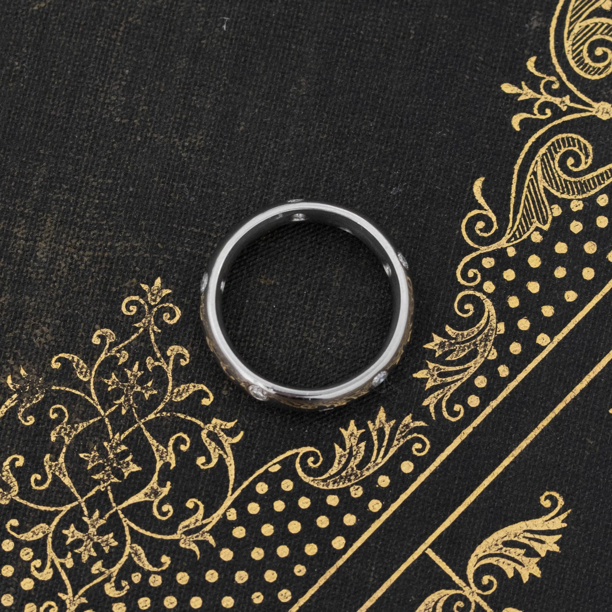 Vintage Diamond Scatter Band