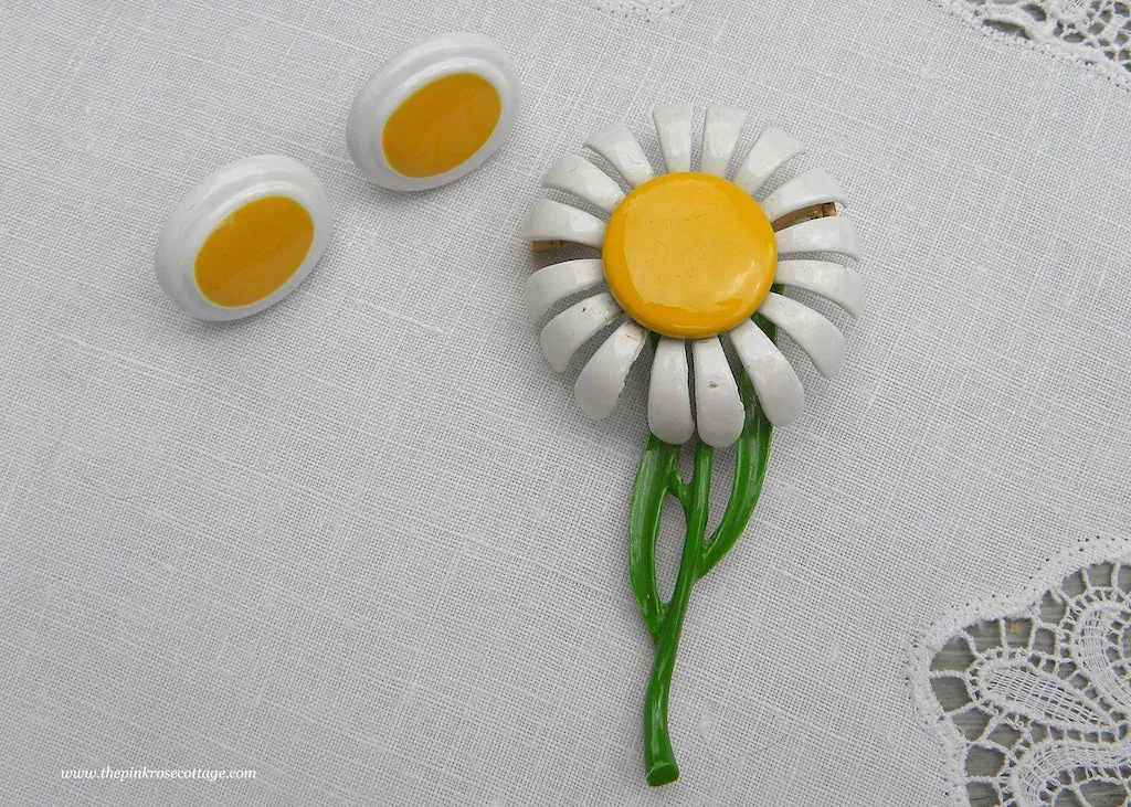 Vintage Enameled Daisy with Stem Pin and Earrings
