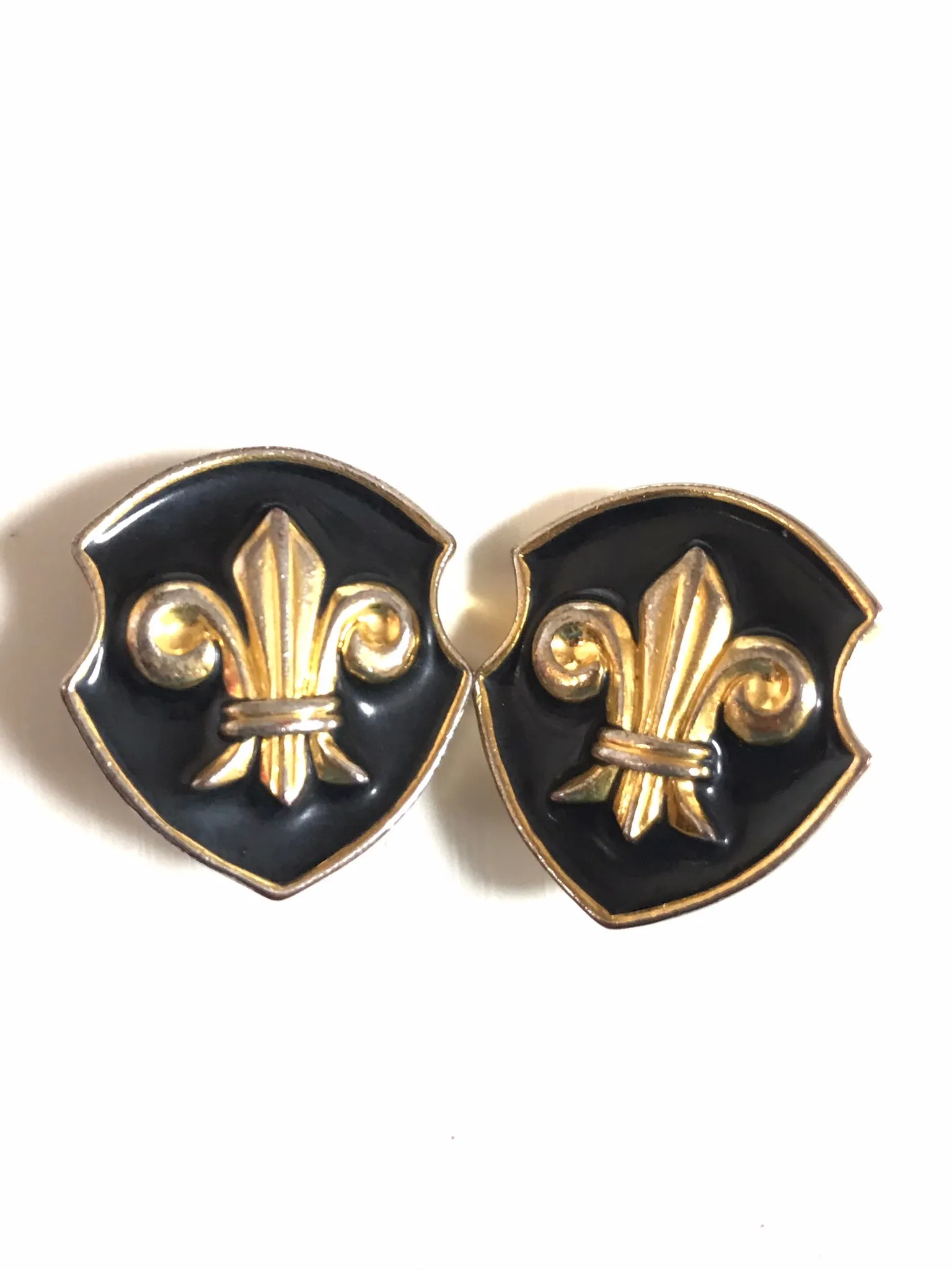 Vintage ESCADA black and golden flag design earrings. Unique but classic jewelry. 0403282