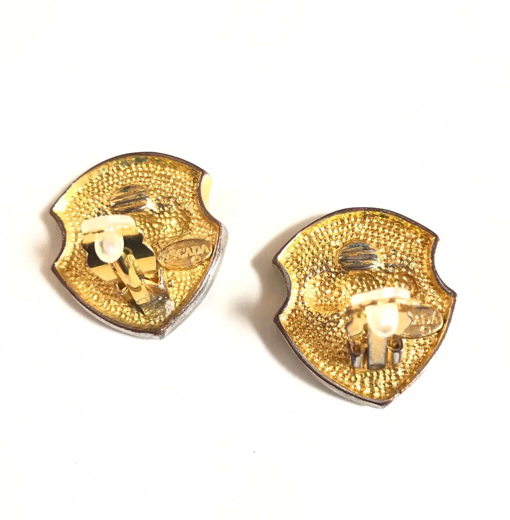 Vintage ESCADA black and golden flag design earrings. Unique but classic jewelry. 0403282