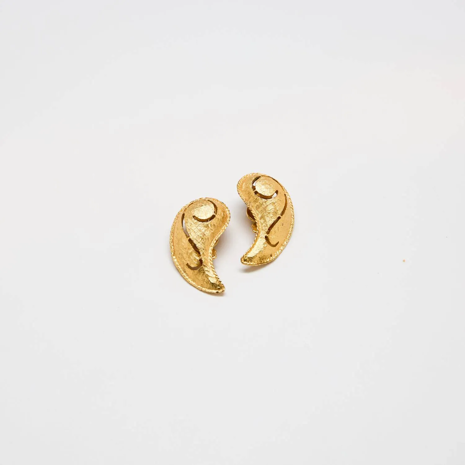 Vintage Gold Paisley Earrings