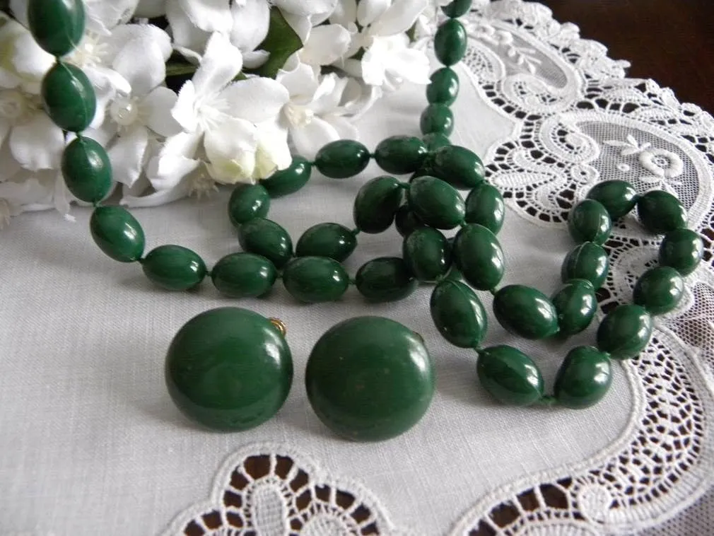 Vintage St. Patrick's Day Green Beaded Necklace and Earrings