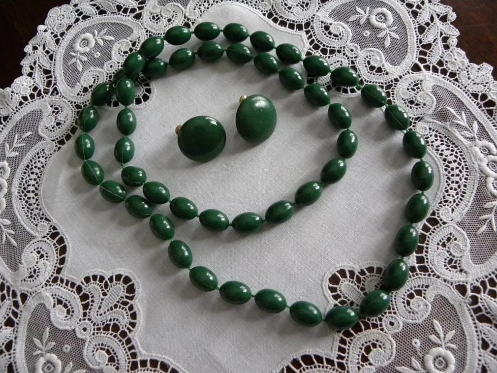 Vintage St. Patrick's Day Green Beaded Necklace and Earrings