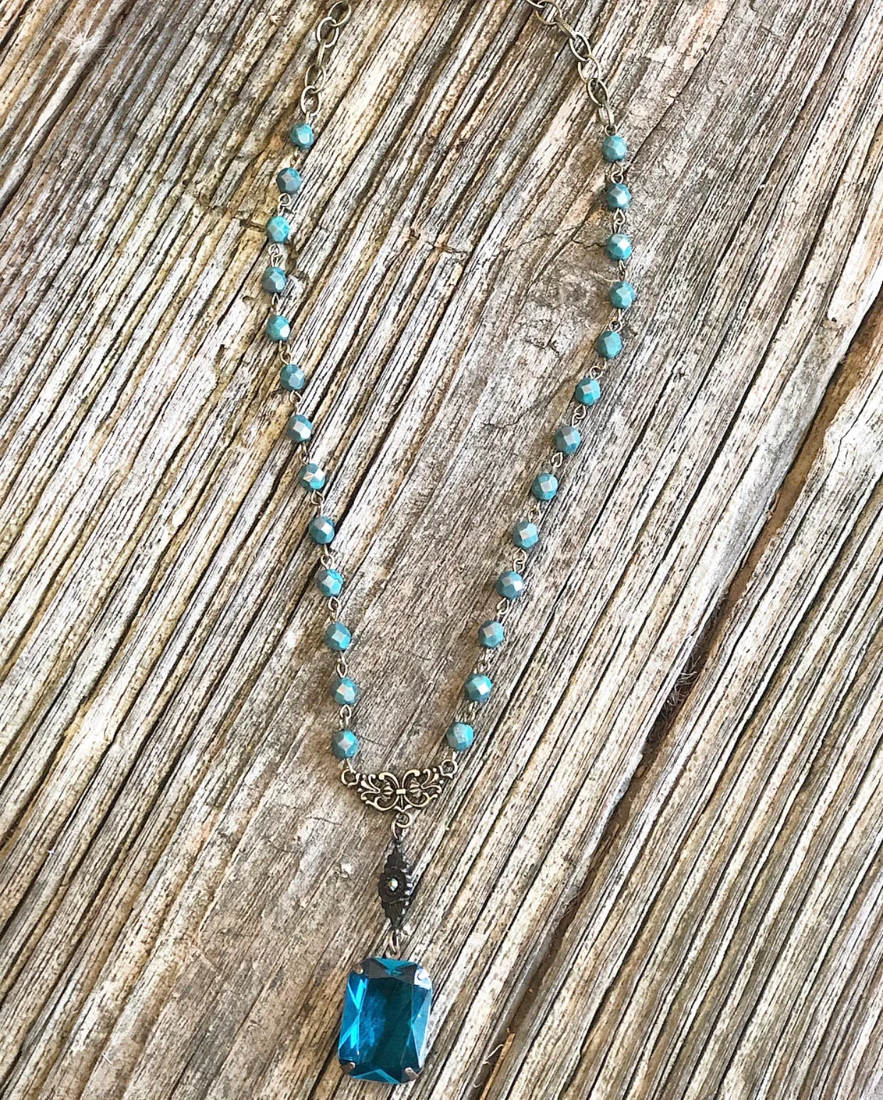 Vintage Style Crystal Pendant Necklace