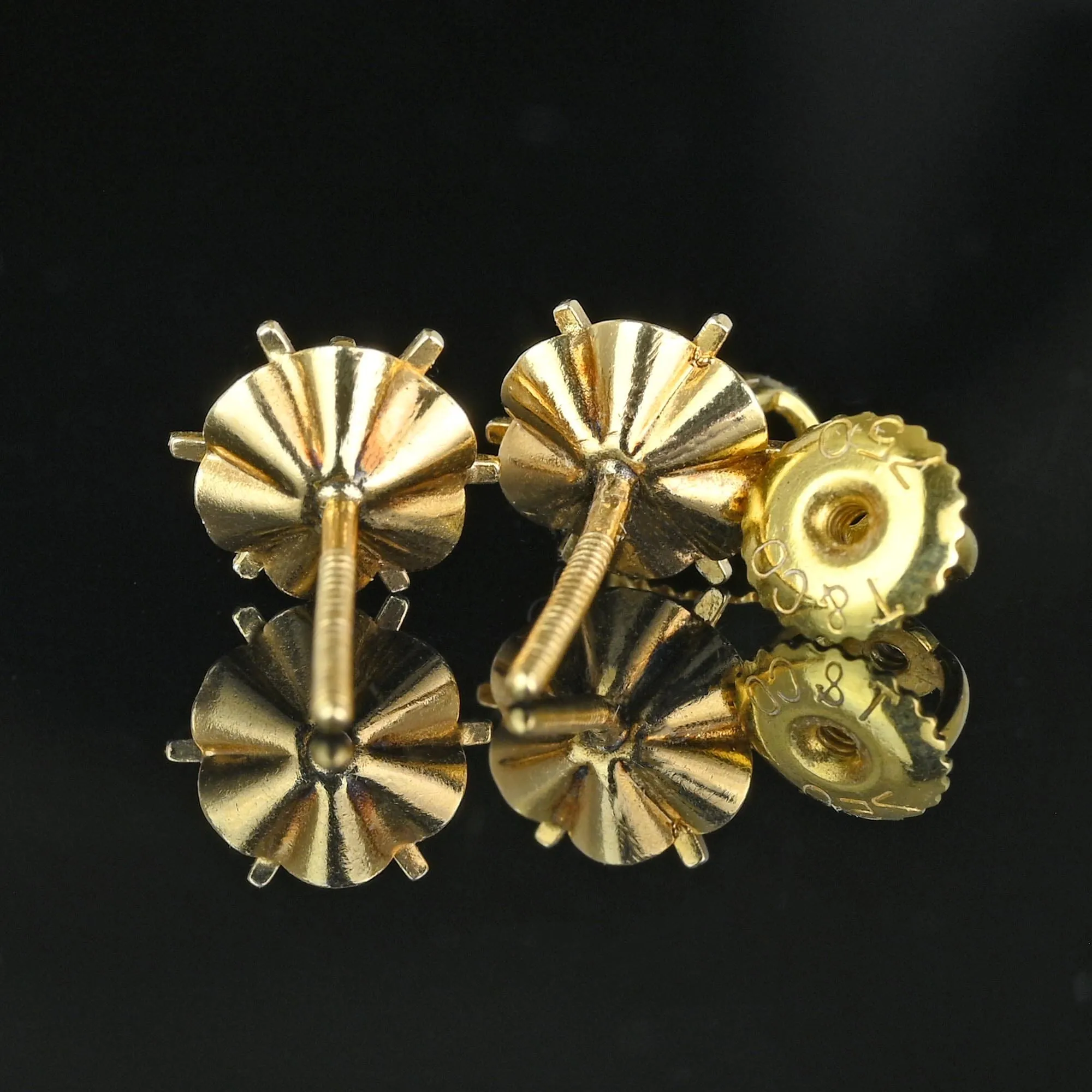 Vintage Tiffany & Co 18K Gold Buttercup Set Diamond Stud Earrings