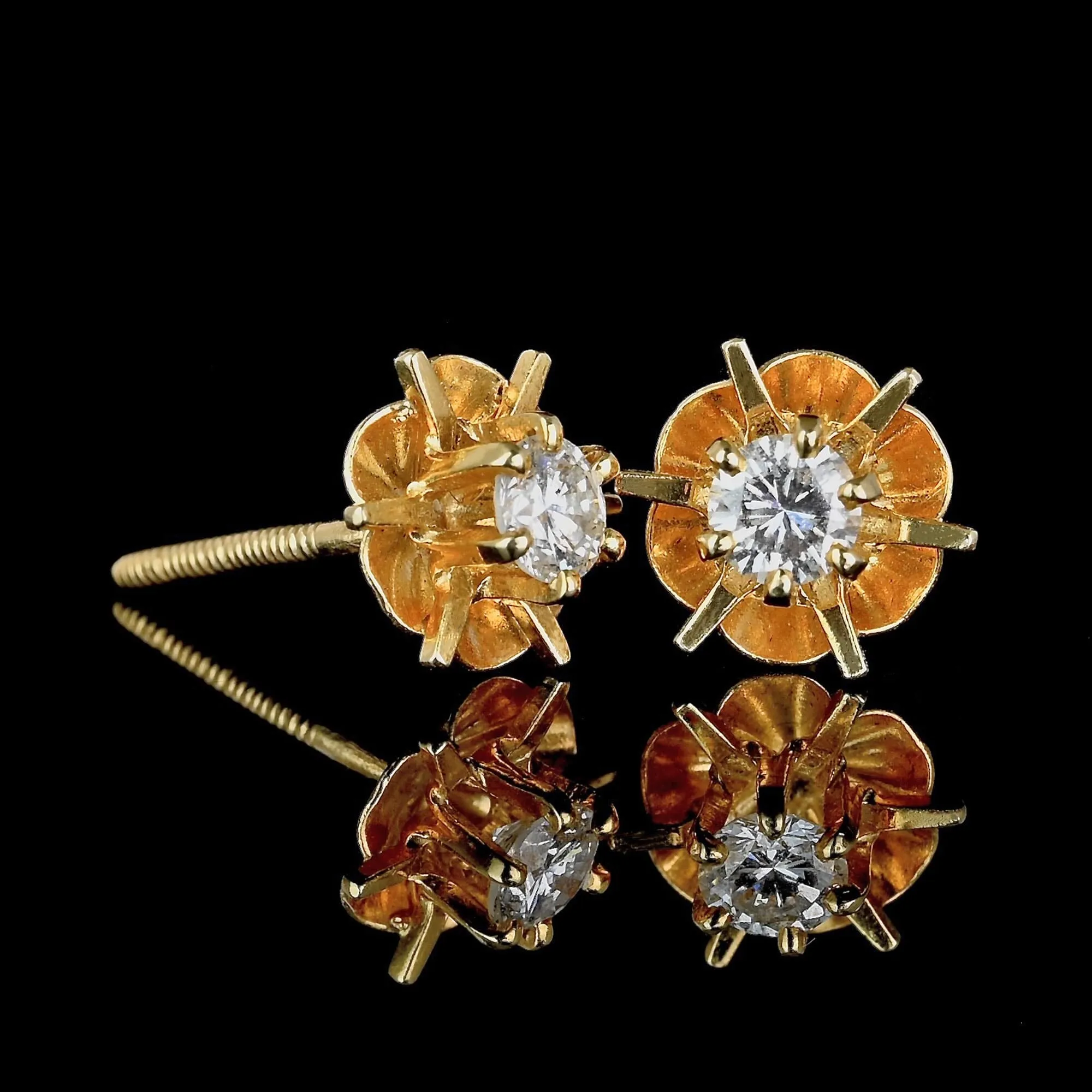 Vintage Tiffany & Co 18K Gold Buttercup Set Diamond Stud Earrings