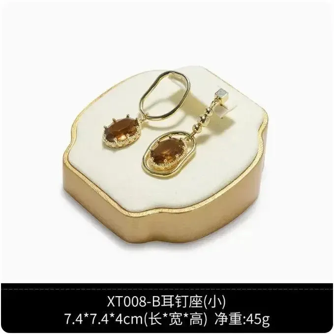 White microfiber jewelry display props, rings, necklaces, earrings, bracelets, counters, window jewelry display racks